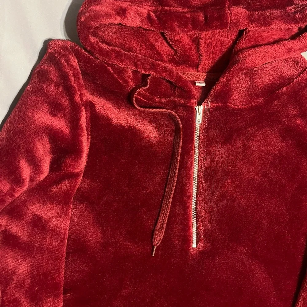 Plush Red Half-Zip Hoodie Sweater Women’s Size Large – Soft Fuzzy Pullover - Picture 3 of 6